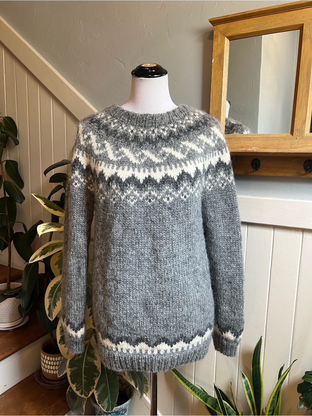 Handknitting Assoc of Iceland Wool Sweater Women’s Med Gray Fair Isle Handmade